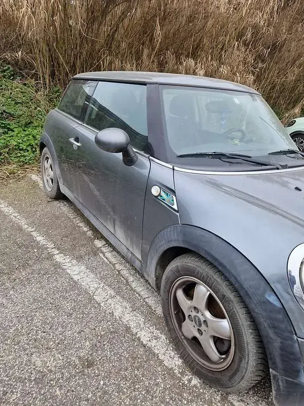 Usata Mini ONE 71 CV (52 kW) 2010 Argento Utilitaria