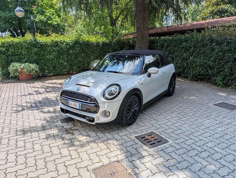 Gray Usata 2020 Mini Cooper Cabriolet Hype Cabrio | 26.990 € (Buon prezzo) - Immagine 1/4