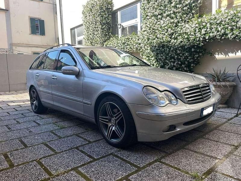 Argento Usata 2002 Mercedes C200 Elegance Station wagon | 3000 € (Molto cara) - Immagine 1/4