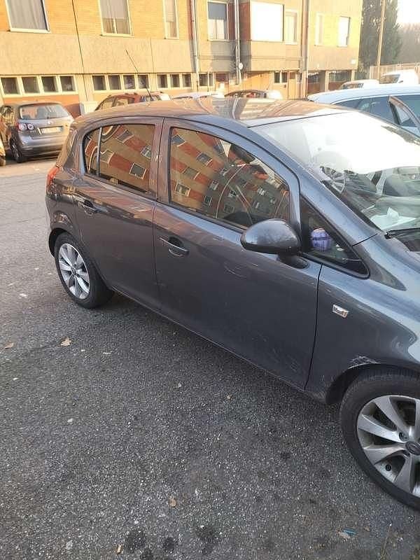 Usata Opel Corsa 86 CV (63 kW) 2013 Nero Utilitaria
