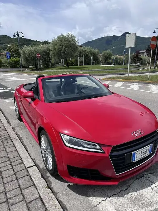 Usata Audi TT Roadster Ambiente 179 CV (131 kW) 2017 Rosso Cabrio