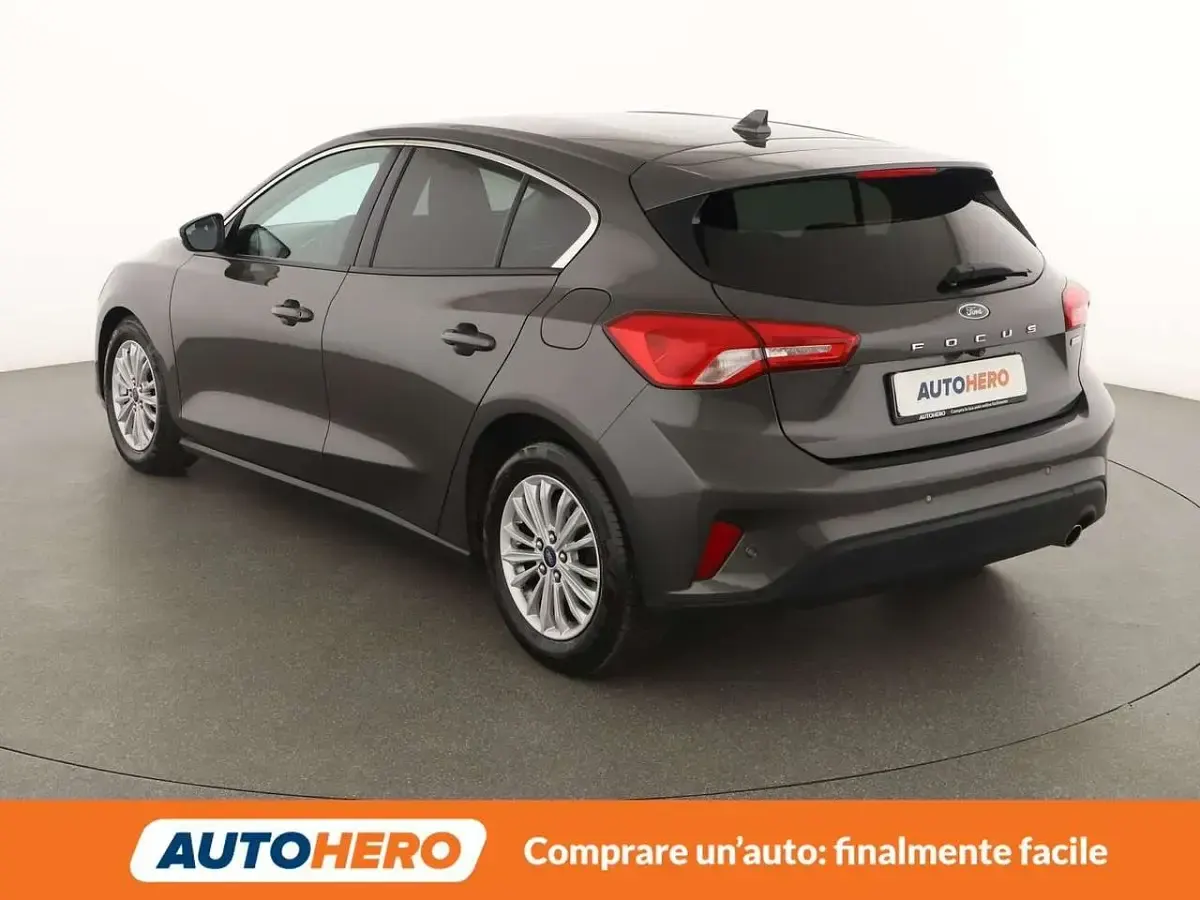 Usata Ford Focus Titanium 120 CV (88 kW) 2019 Grigio Berlina