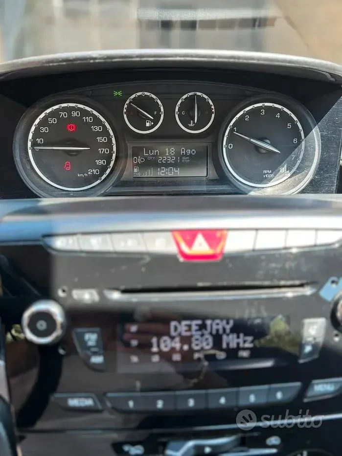 Usata Lancia Ypsilon 80 CV (58 kW) 2015 Marrone Utilitaria