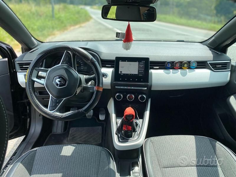 Usata Renault Clio V Techno 100 CV (73 kW) 2023 Nero Utilitaria