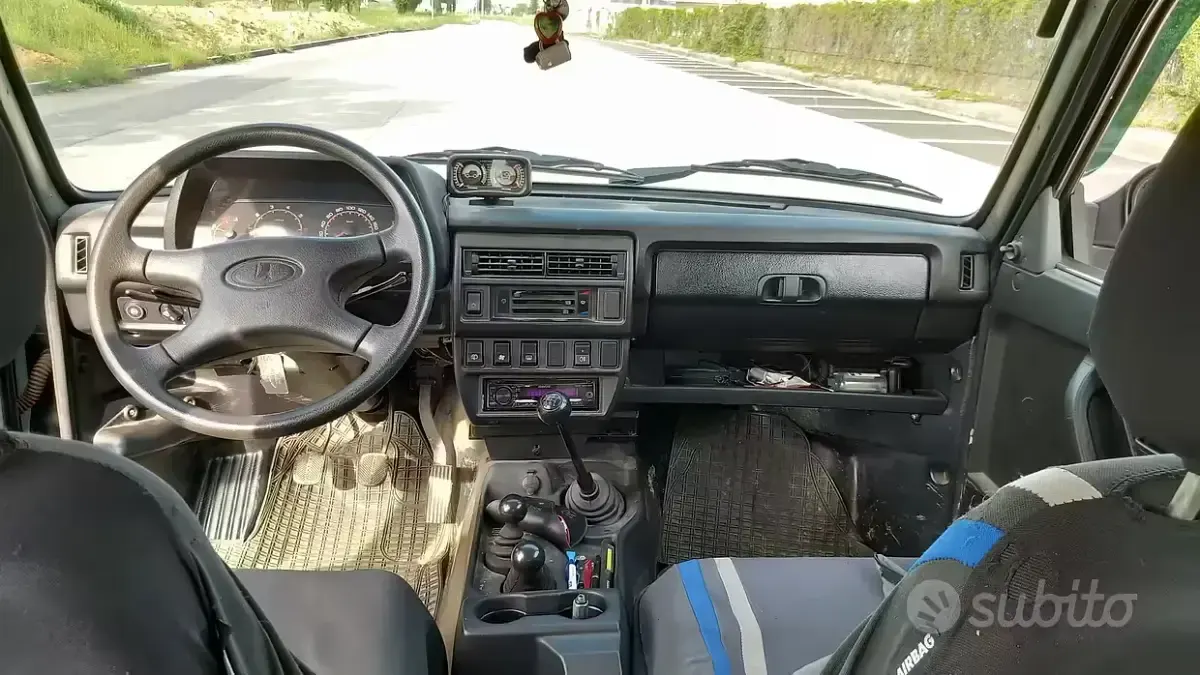 Usata Lada niva 83 CV (61 kW) 2019 Verde SUV