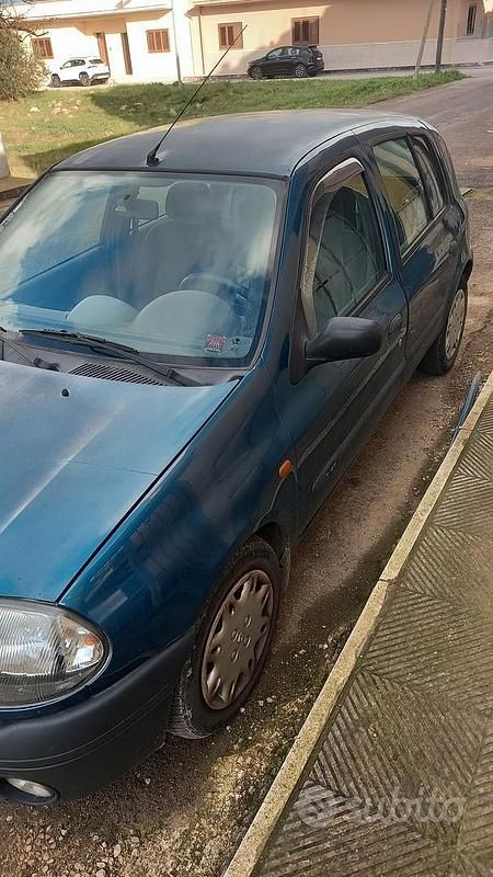 Usata Renault Clio II 1999 Utilitaria