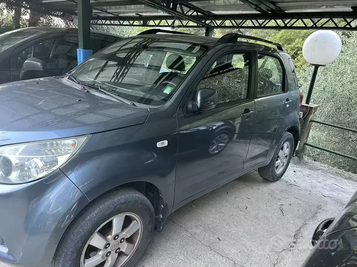 Usata Daihatsu Terios 105 CV (77 kW) 2008 Bluazzurro SUV