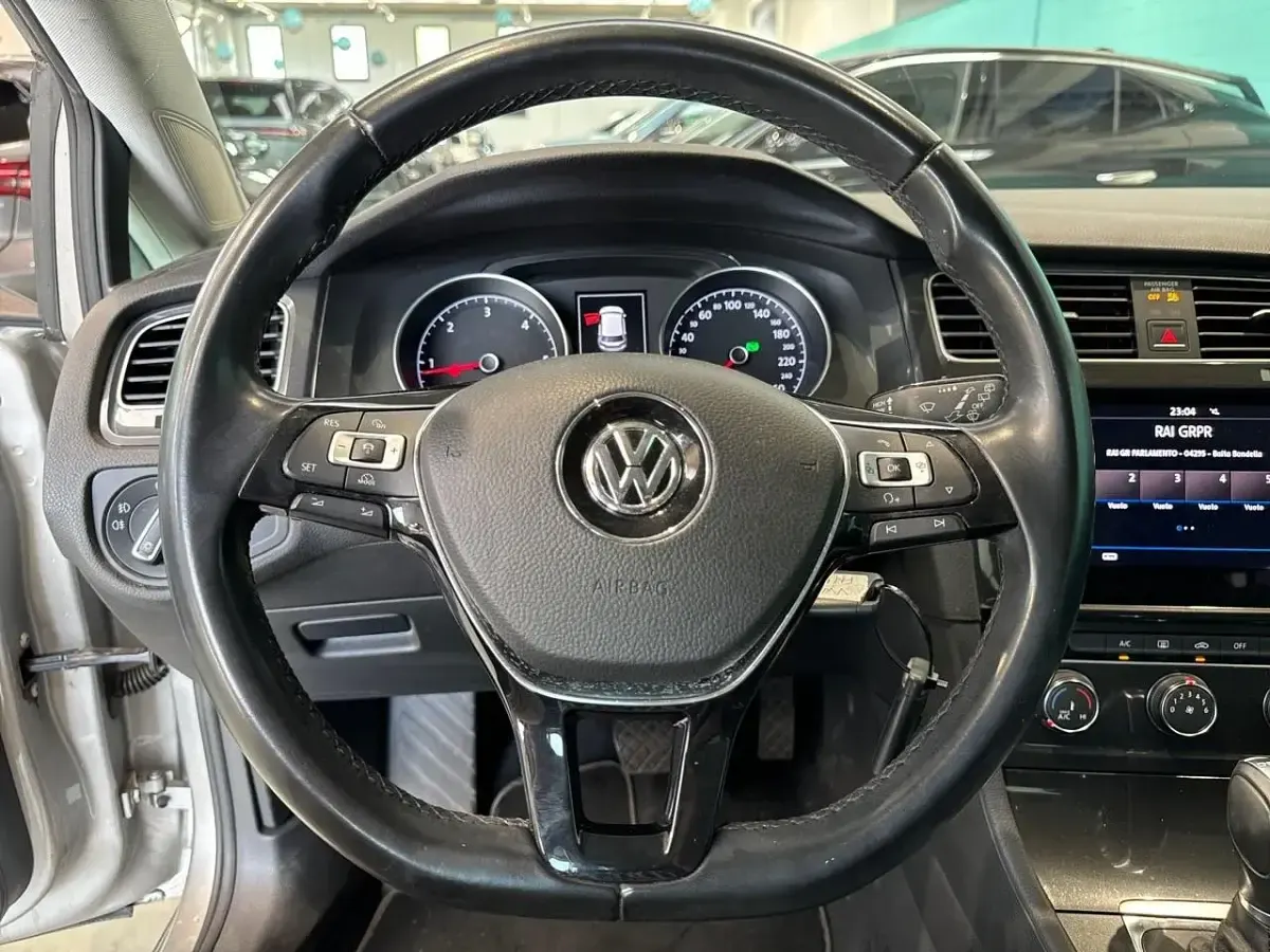 Usata VW Golf VII Highline 116 CV (85 kW) 2018 Grigio Berlina