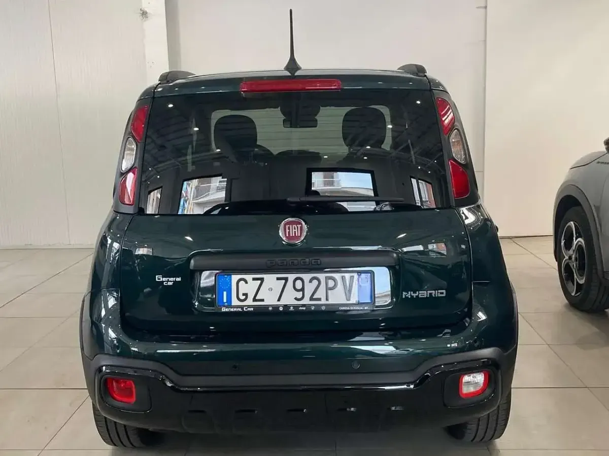 Usata Fiat Panda Cross Cross 65 CV (47 kW) 2025 Verde foresta Utilitaria