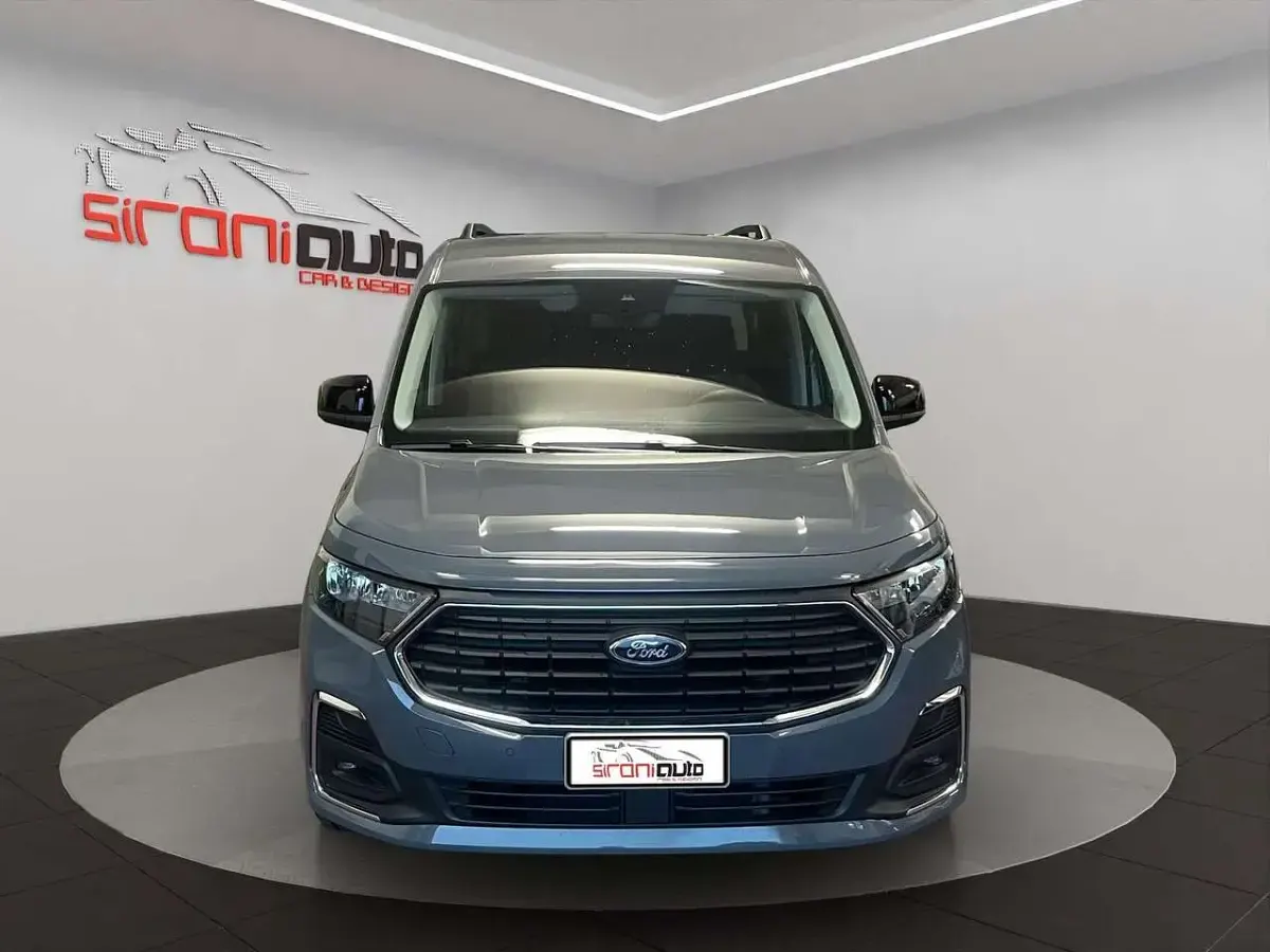 Usata Ford Tourneo Active 122 CV (89 kW) 2025 Grigio Monovolume