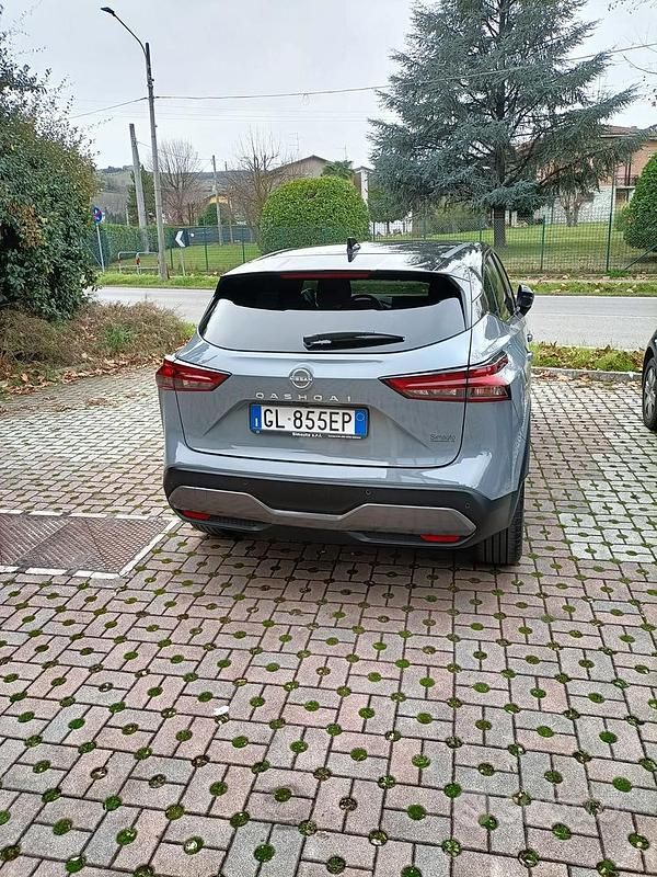 Usado Nissan Qashqai 158 HP (116 kW) 2023 Cinzento SUV
