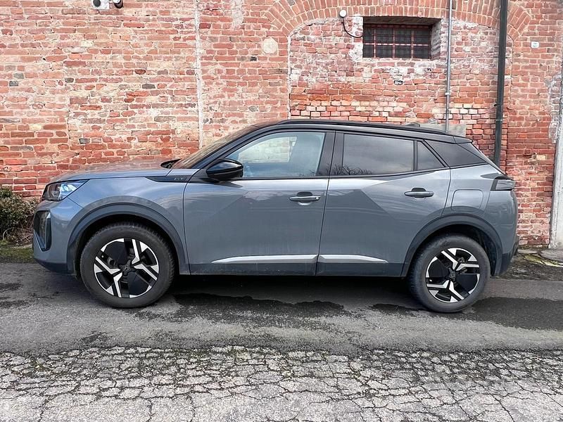 Usata Peugeot 2008 GT 131 CV (96 kW) 2024 Grigio SUV