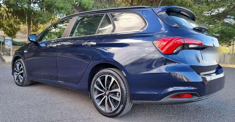 Usata Fiat Tipo Easy 120 CV (88 kW) 2017 Blu/azzurro Station wagon