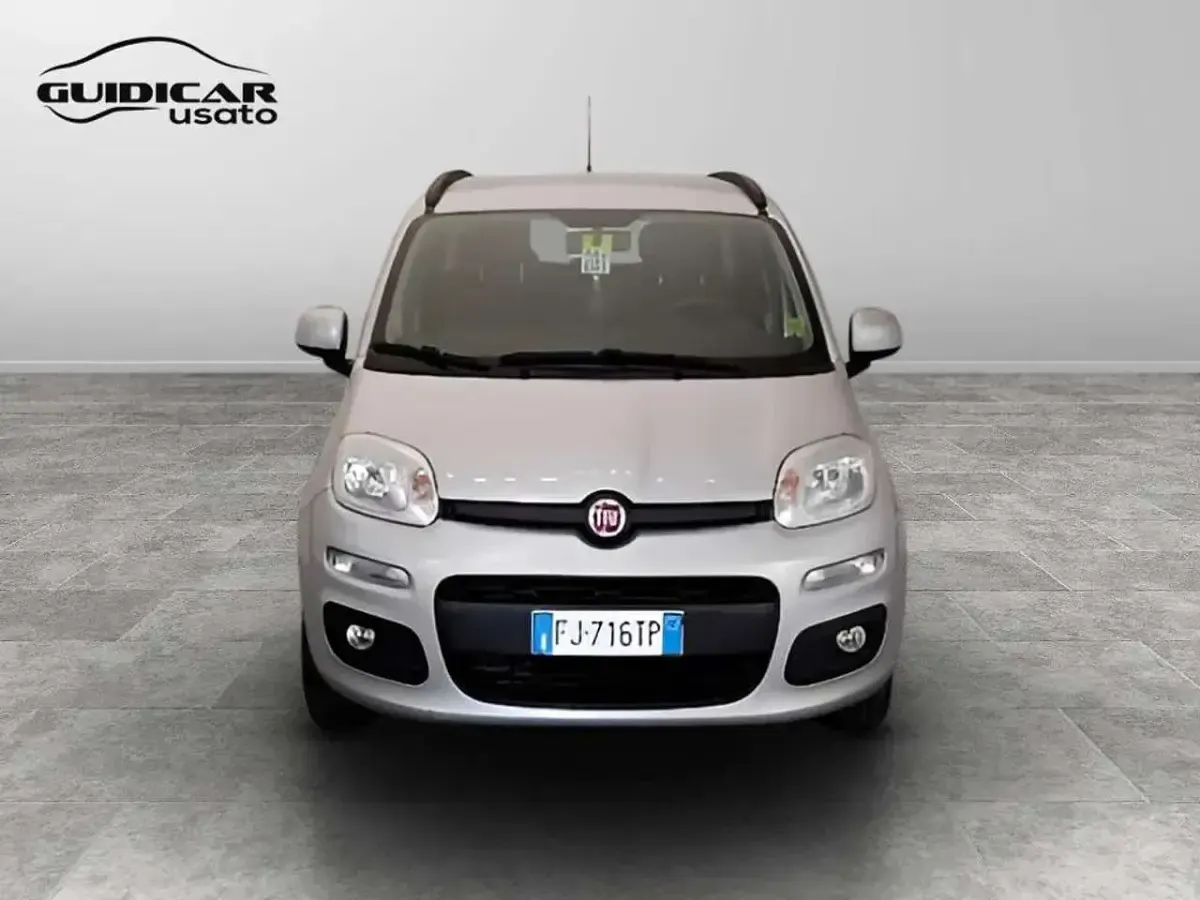 Käytetty Fiat Panda Lounge 95 HP (69 kW) 2017 Hopea Viistoperä