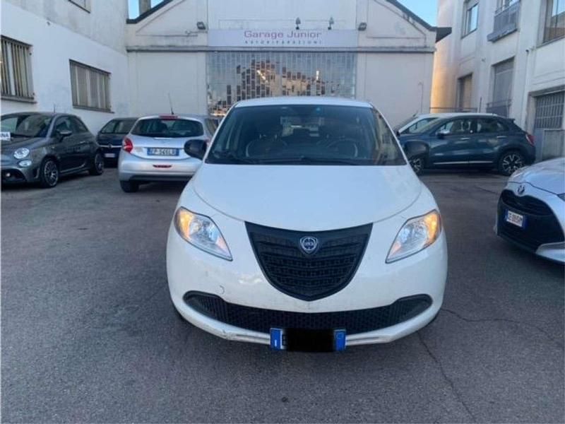 Bianco Usata 2014 Lancia Ypsilon Due volumi | 5500 € (Buon prezzo) - Immagine 1/4