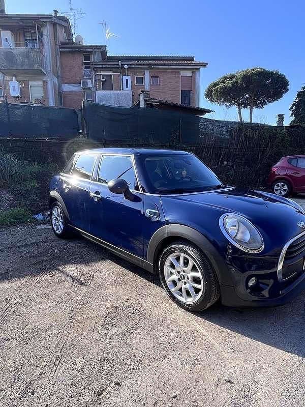 Usata Mini ONE 102 CV (75 kW) 2017 Blu/azzurro Utilitaria