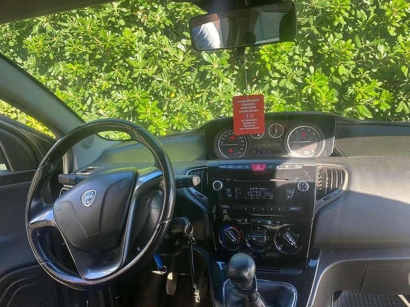 Usata 2015 Lancia Ypsilon Gold Utilitaria | 3999 € (Ottimo prezzo) - Immagine 1/4