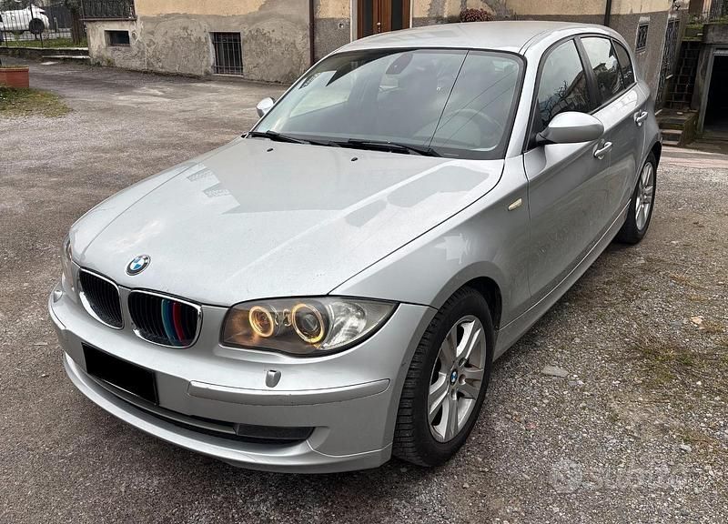Usata BMW 116 122 CV (89 kW) 2007 Grigio Utilitaria