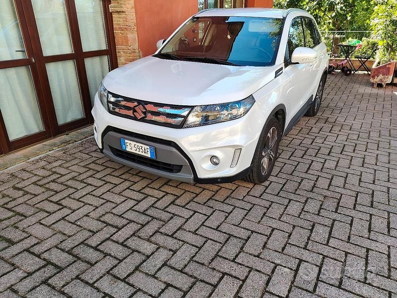 Usata Suzuki Vitara 120 CV (88 kW) 2018 Bianco SUV