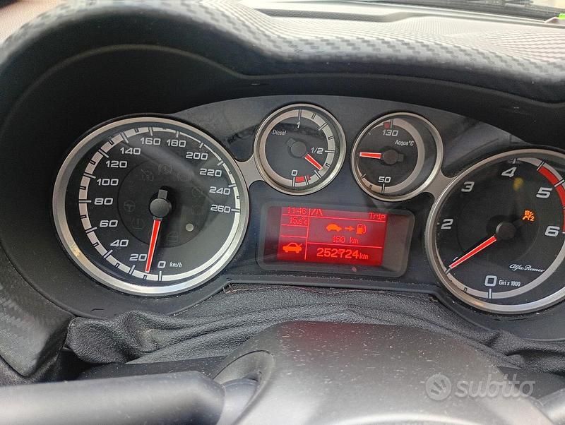 Nero Usata 2009 Alfa Romeo MiTo Distinctive Utilitaria | 3000 € (Buon prezzo) - Immagine 1/4