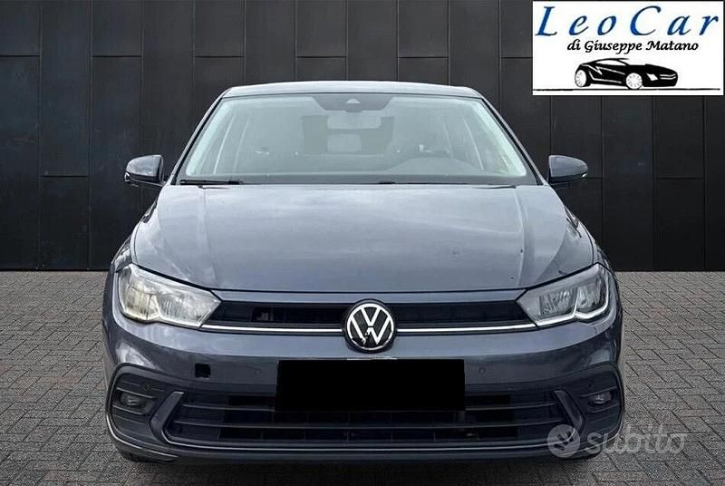Begagnad VW Polo Comfortline 90 HK (66 kW) 2022 Grå Halvkombi
