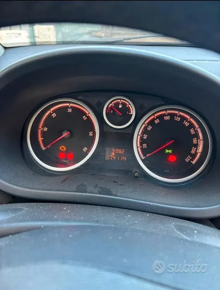 Używany Opel Corsa Enjoy 90 KM (66 kW) 2006 Hatchback