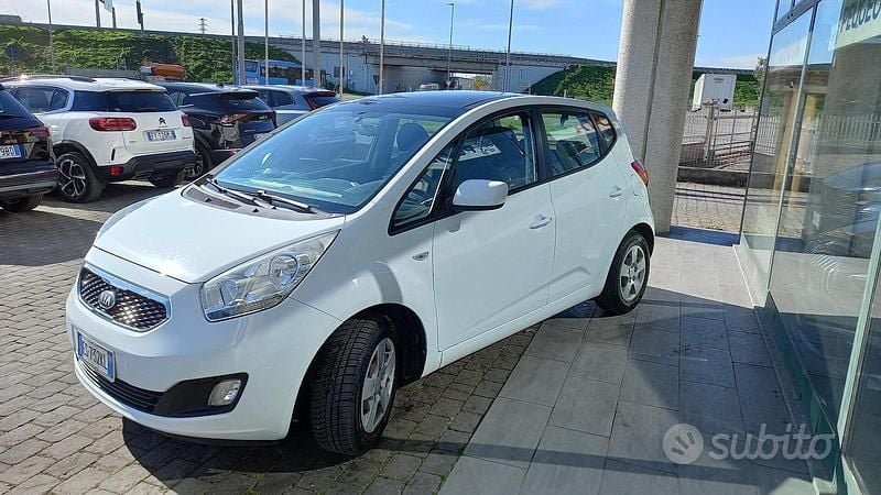 Usata Kia Venga Active 90 CV (66 kW) 2013 Bianco Utilitaria