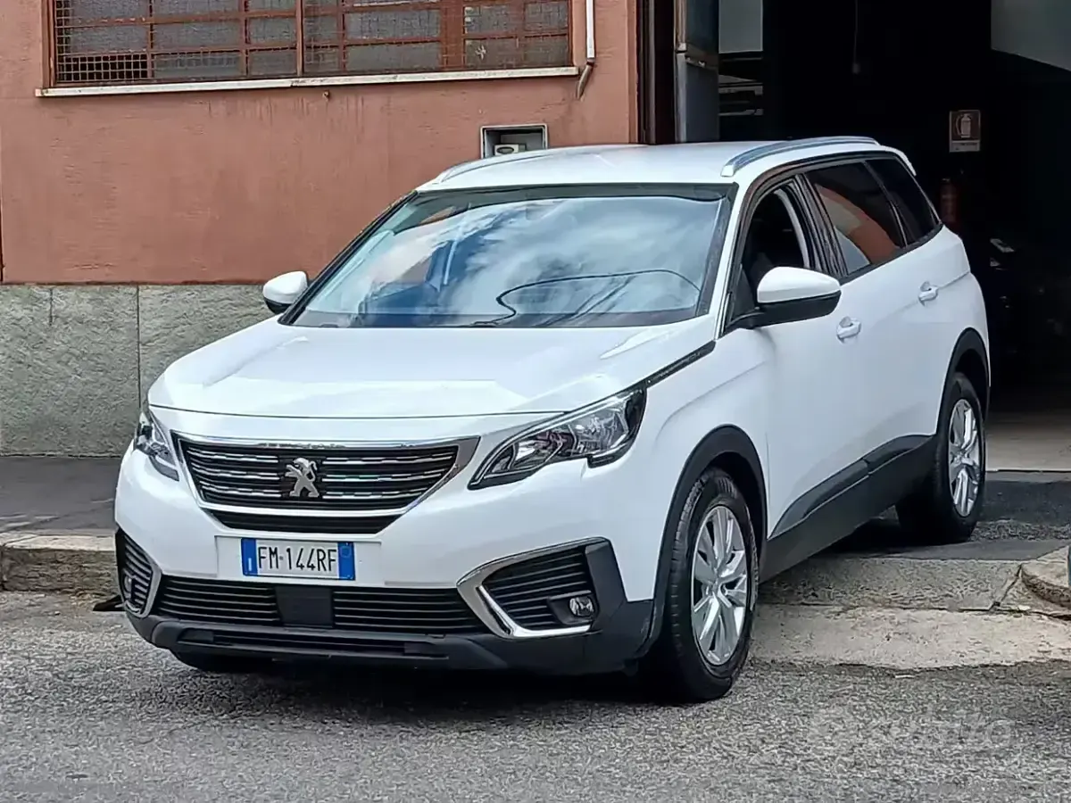 Usata Peugeot 5008 S 120 CV (88 kW) 2017 Bianco SUV