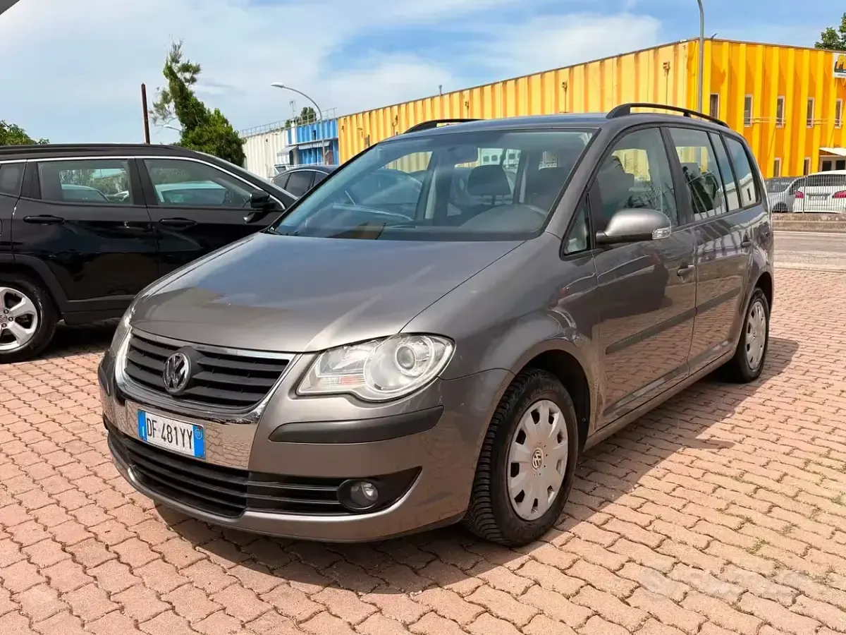 Usata VW Touran Conceptline 102 CV (75 kW) 2007 Grigio Monovolume
