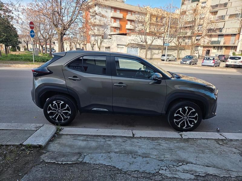 Usata Toyota Yaris Cross Lounge 92 CV (67 kW) 2022 Marrone SUV