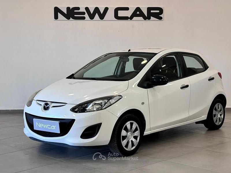 Usata Mazda 2 Trendy 75 CV (55 kW) 2011 Bianco Utilitaria