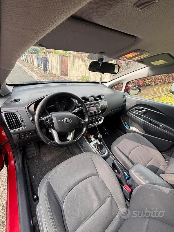 Usata Kia Rio Active 75 CV (55 kW) 2016 Utilitaria