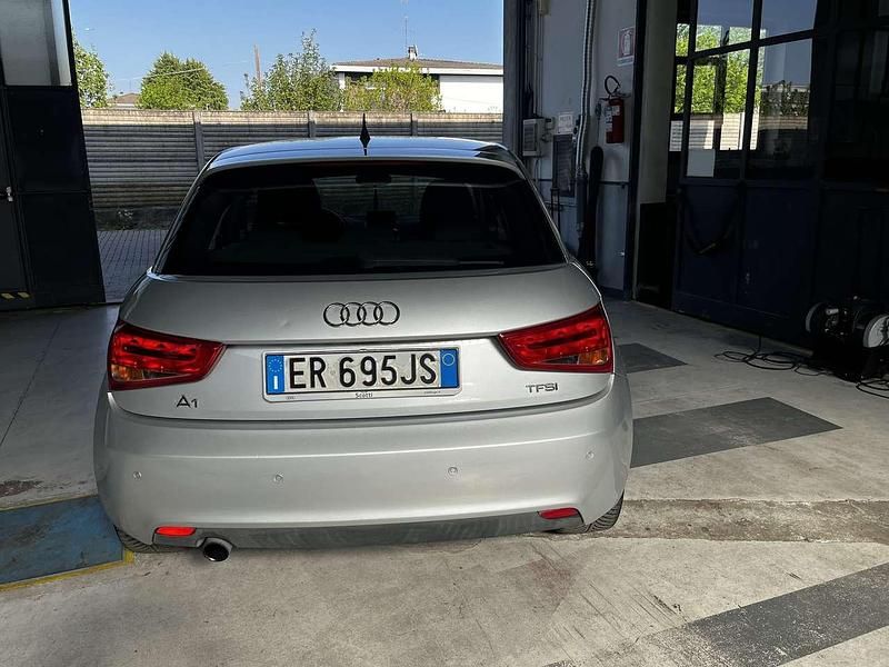 Usata Audi A1 Sportback Ambition 86 CV (63 kW) 2013 Argento Utilitaria