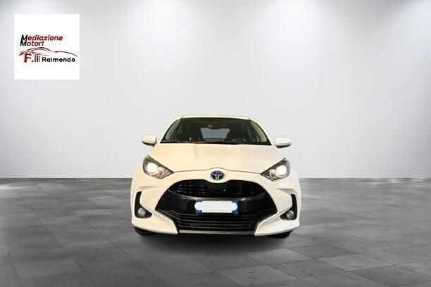Usata Toyota Yaris Hybrid 115 CV (84 kW) 2022 Bianco Utilitaria