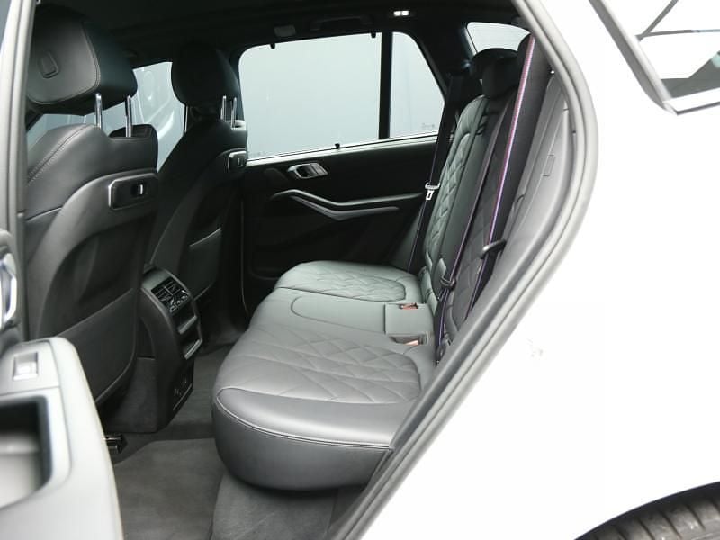 Usata BMW X5 M Sport 298 CV (219 kW) 2025 Vari colori pastello SUV