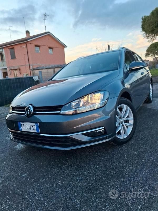 Usata VW Golf VII Business 115 CV (84 kW) 2018 Grigio Station wagon