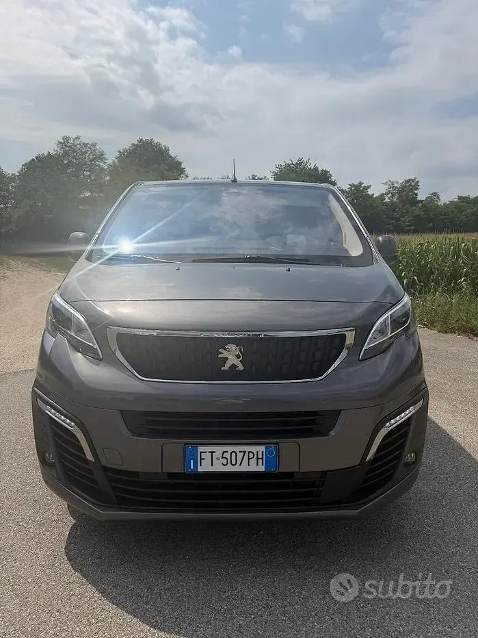 Usata Peugeot Traveller Business-Line 150 CV (110 kW) 2019 Grigio Monovolume