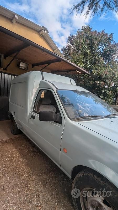 Usata Ford Courier 1995 Grigio Monovolume