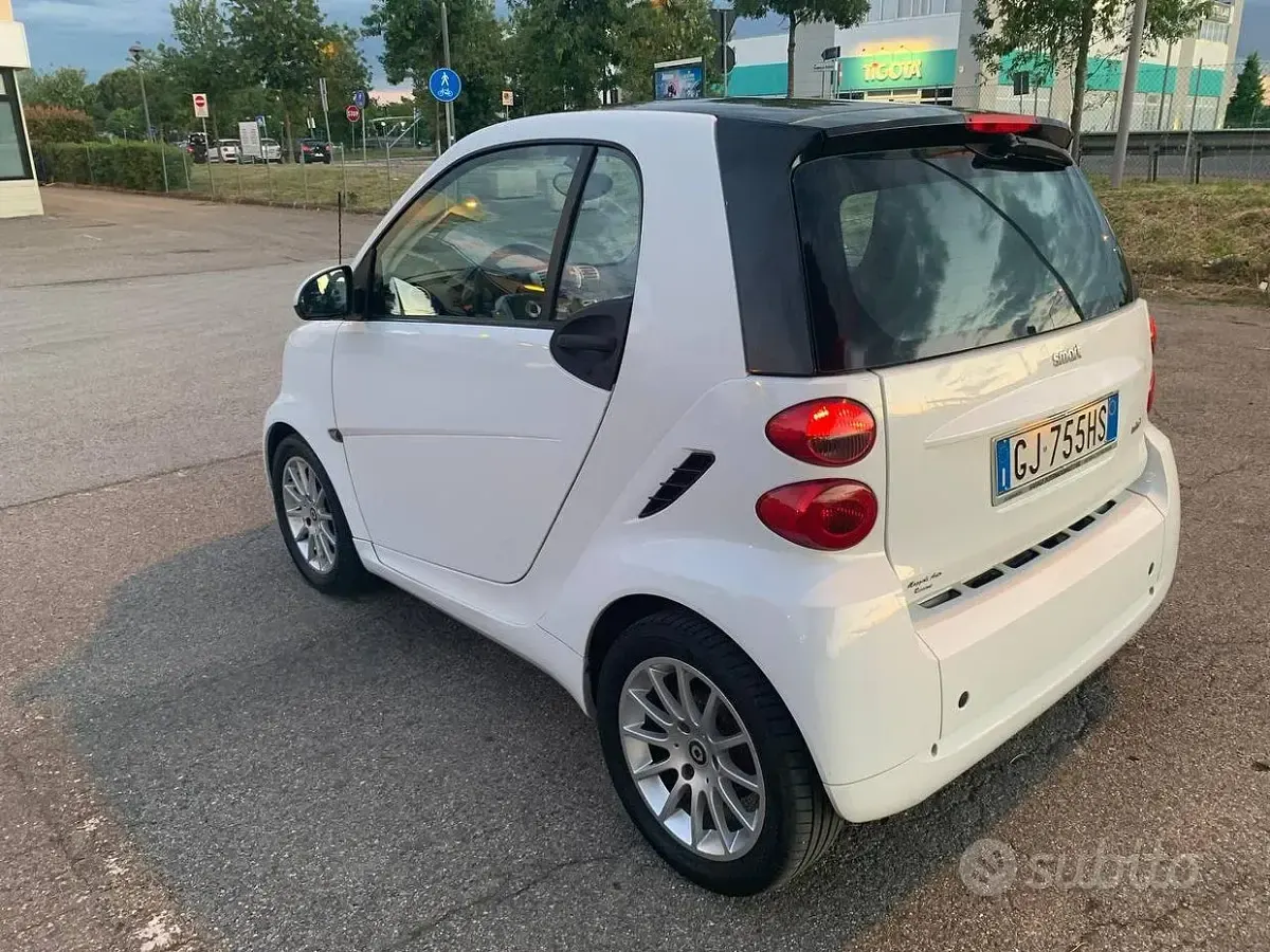 Usata Smart ForTwo Coupé 71 CV (52 kW) 2012 Bianco Coupé