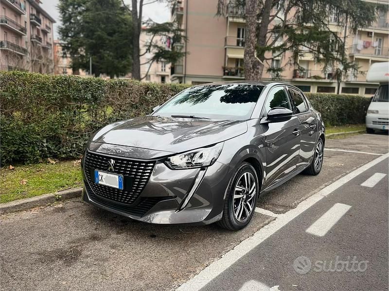 Usata Peugeot 208 Allure 75 CV (55 kW) 2022 Grigio Utilitaria