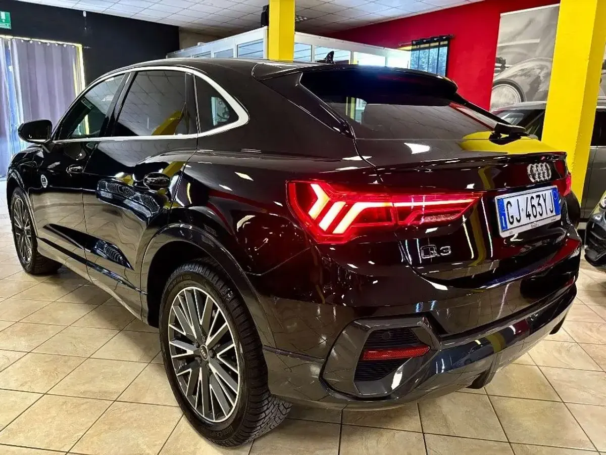 Usata Audi Q3 Sportback Ambiente 150 CV (110 kW) 2022 Nero SUV
