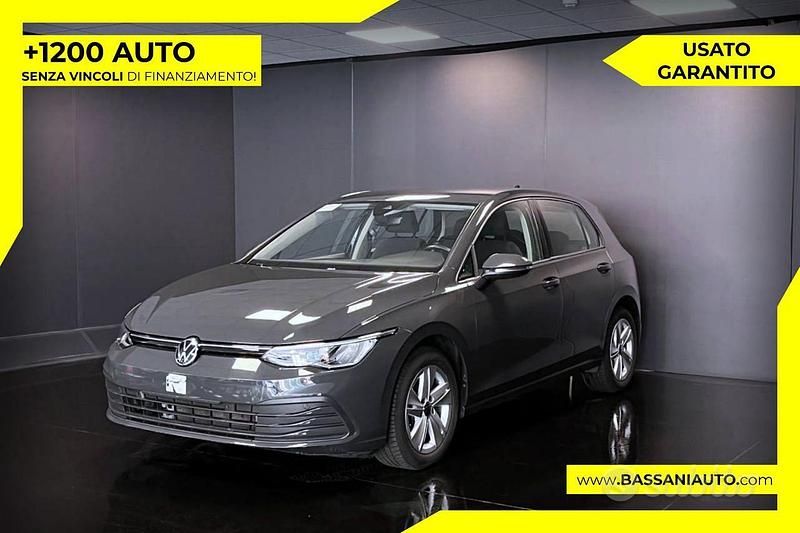 Usata VW Golf VIII Life 116 CV (85 kW) 2024 Grigio Berlina