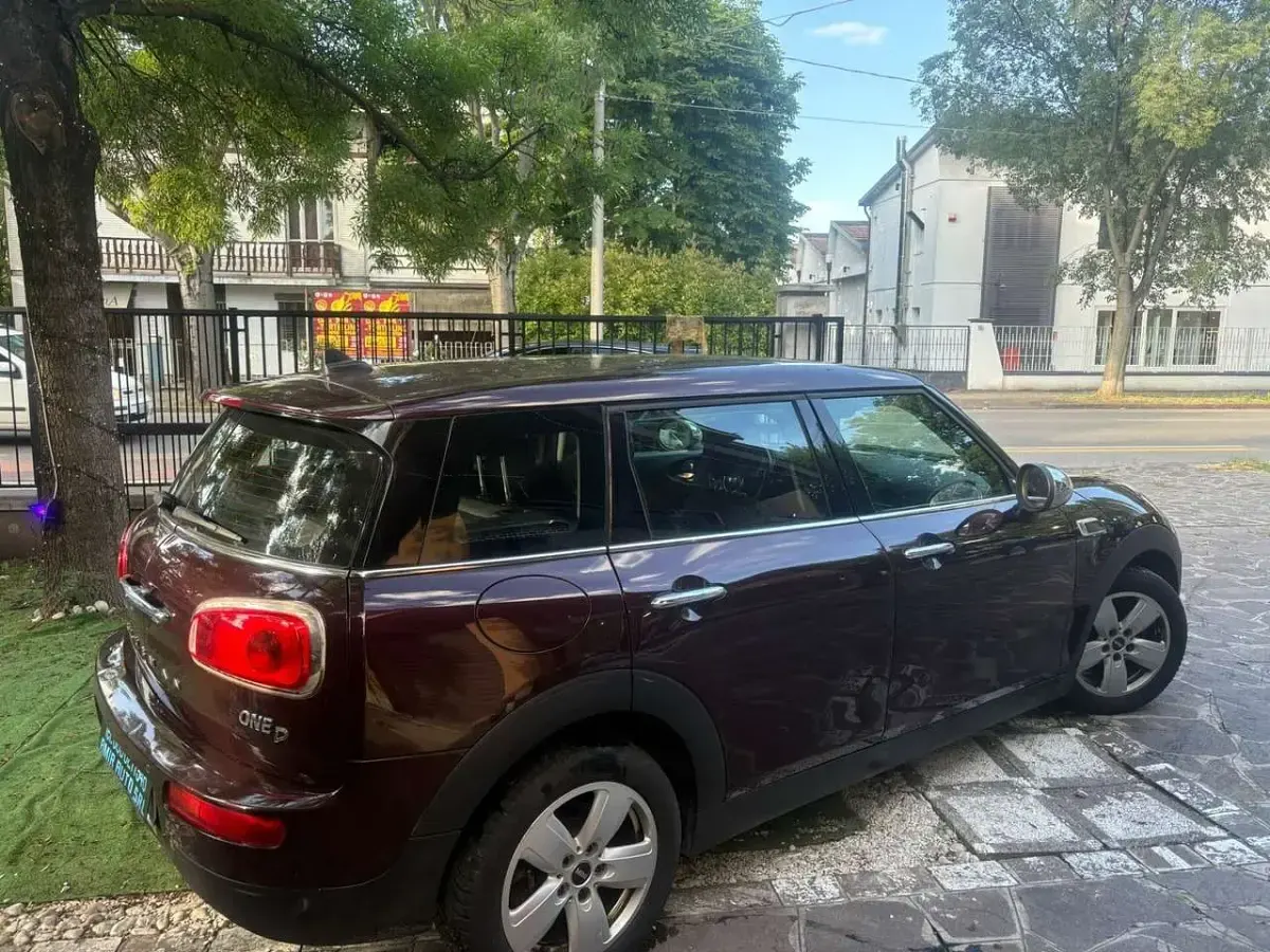 Usata Mini One D Clubman Hype 116 CV (85 kW) 2017 Marrone Station wagon