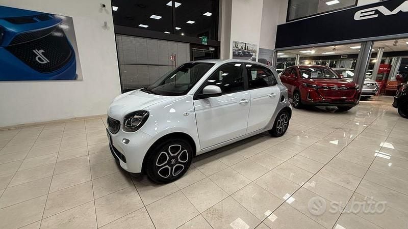 Usata Smart ForFour Electric Drive Passion 41 kW (56 CV) 2019 Bianco Berlina