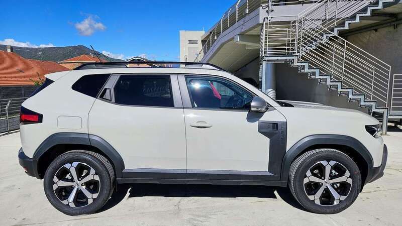 Nuova Dacia Duster Journey 101 CV (74 kW) 2025 Grigio SUV
