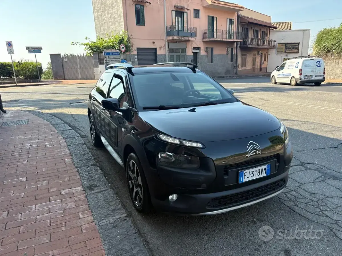 Usata Citroën C4 Cactus Shine 99 CV (72 kW) 2017 Grigio Utilitaria