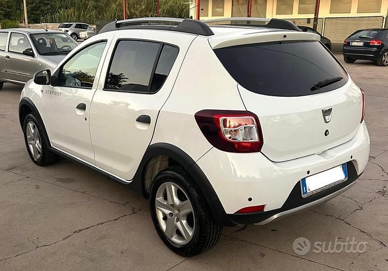 Usata Dacia Sandero Prestige 90 CV (66 kW) 2014 Bianco Berlina