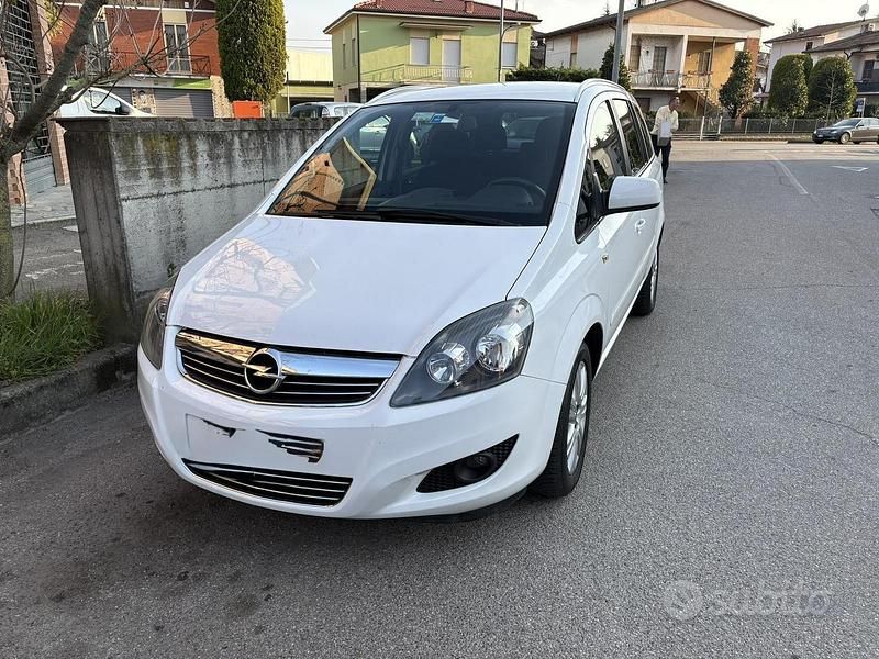Usata Opel Zafira Cosmo 150 CV (110 kW) 2012 Bianco Monovolume