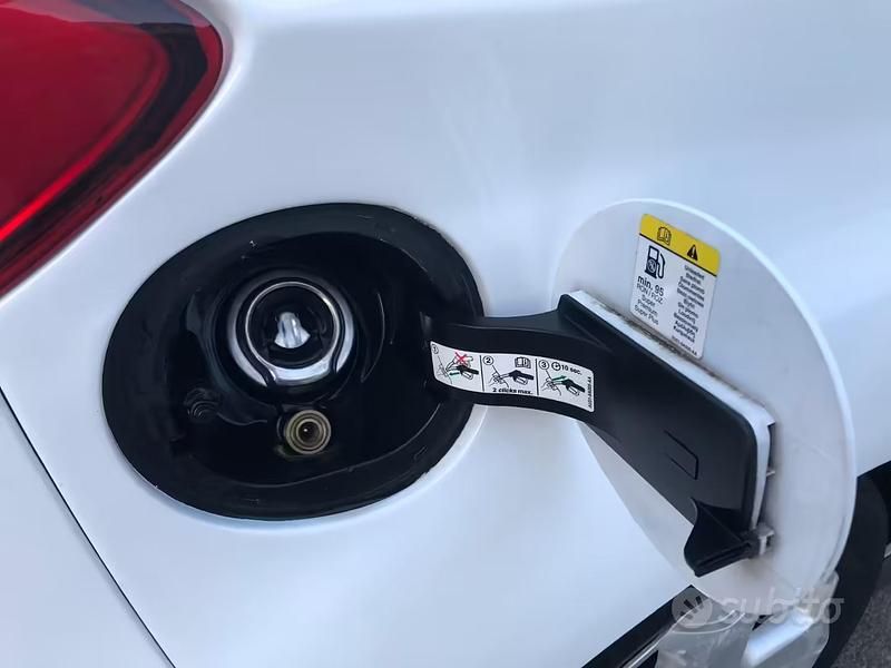 Usata Ford C-MAX 120 CV (88 kW) 2013 Bianco Monovolume