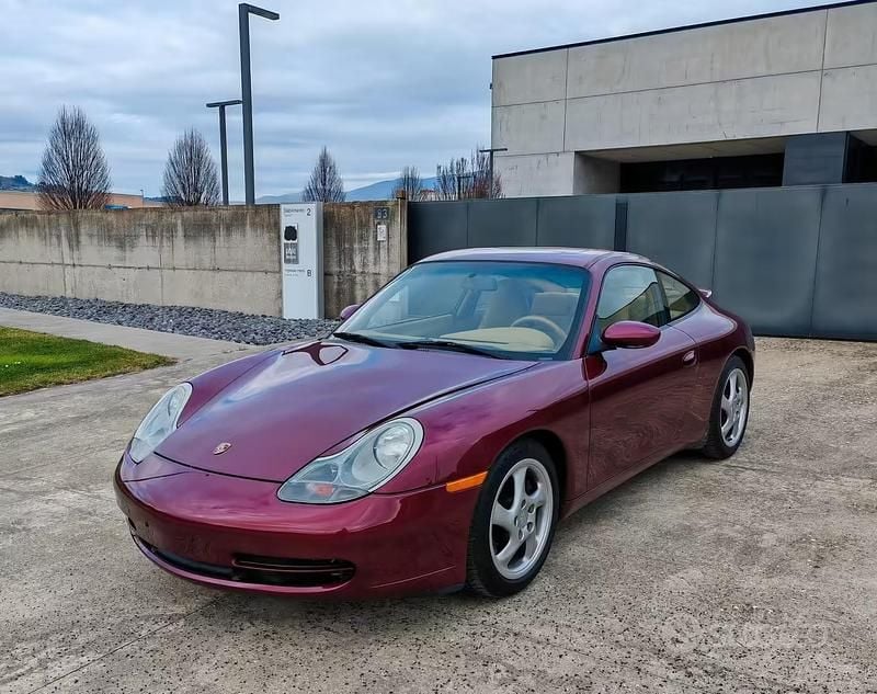 Usata Porsche 911 Carrera 300 CV (220 kW) 1999 Rosso Coupé